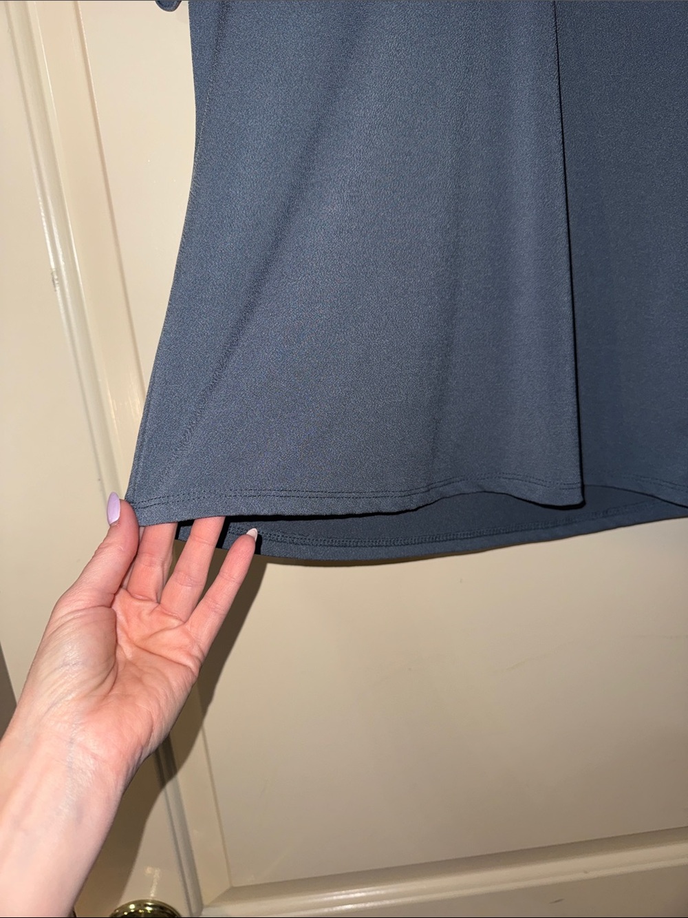 Tahari Dusty Blue V-Neck Ruched Short Sleeve Top S - Picture 5 of 8